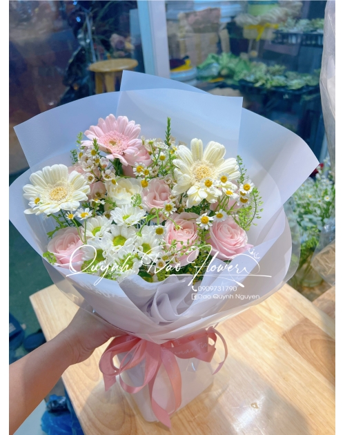 Bó hoa mix tone Hồng dễ thương 