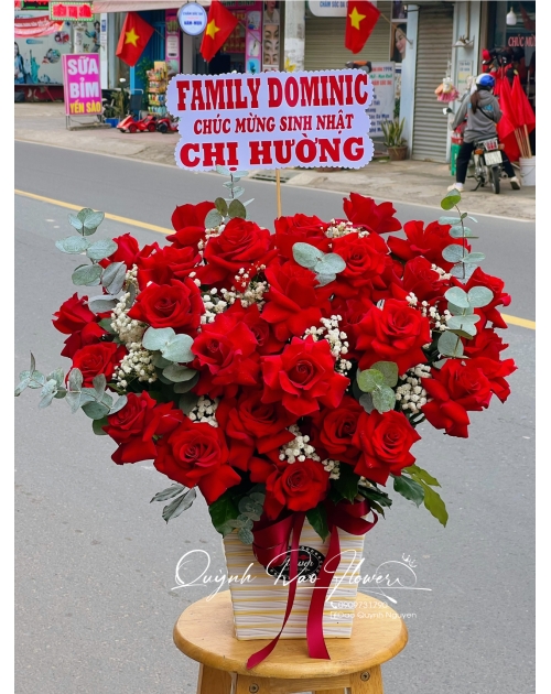 Lẵng hoa đỏ Thủ Đức 