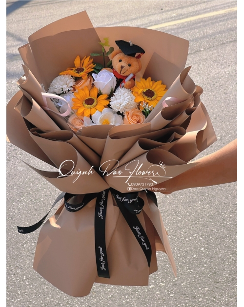 Hoa tốt nghiệp tone nâu tây