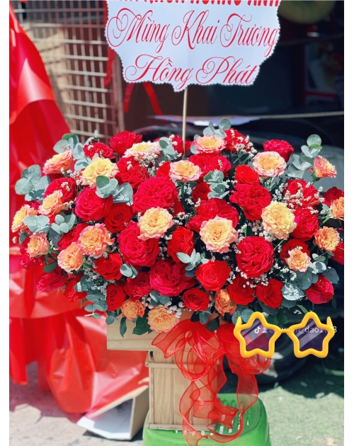 Giỏ hoa tone đỏ to đẹp 