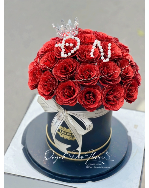 Hộp hoa kim tuyến đỏ, hộp mica sang trọng 