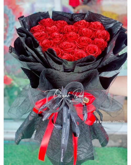 Bó hoa trái tim đỏ sang trọng 