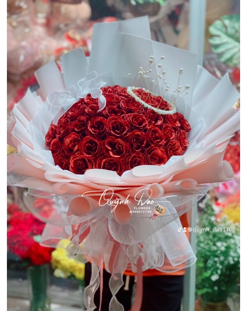 Bó hoa màu đỏ khổng lồ sang trọng 