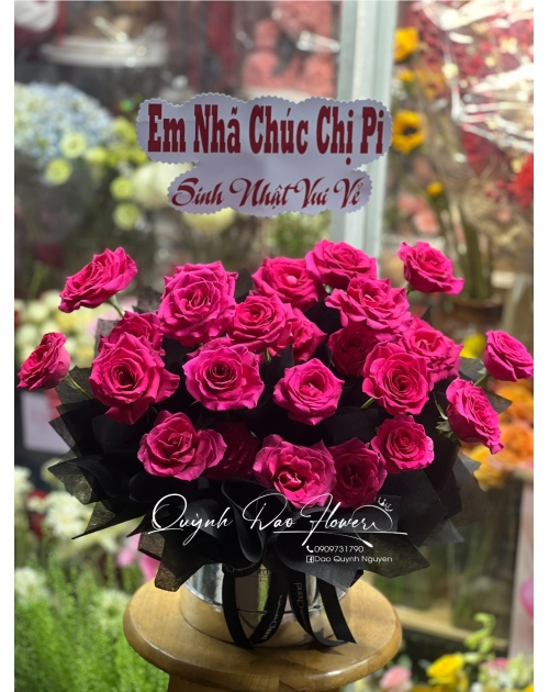 Hộp hoa black pink