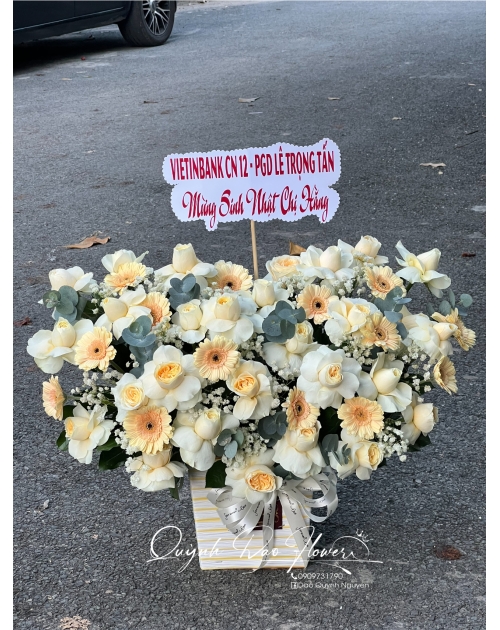 Giỏ hoa vàng tặng sếp nam