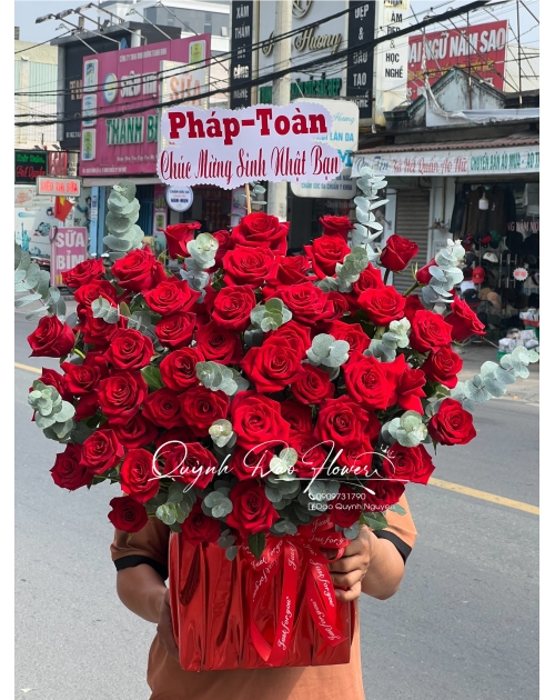 Giỏ hoa khổng lồ