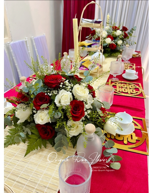 Gia tiên tone đỏ trắng