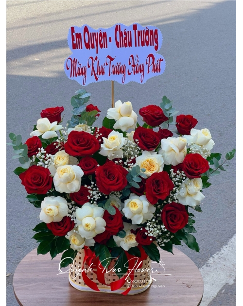 Giỏ hoa Hồng đỏ mix vàng tặng chúc mừng 