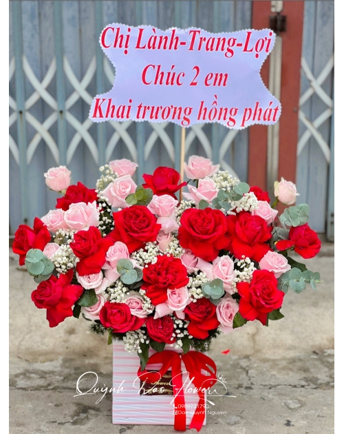 Giỏ hoa Hồng mix màu hồng đỏ rẻ đẹp 