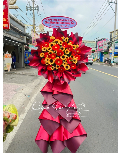 Kệ khai trương hướng dương mix hoa đồng tiền 
