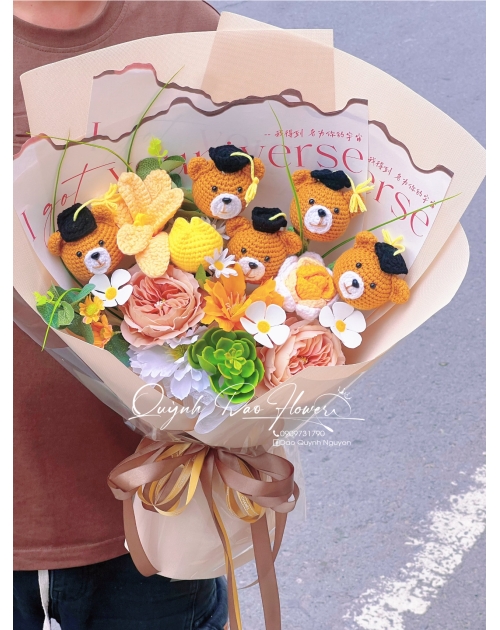 Bó hoa len gấu tốt nghiệp 