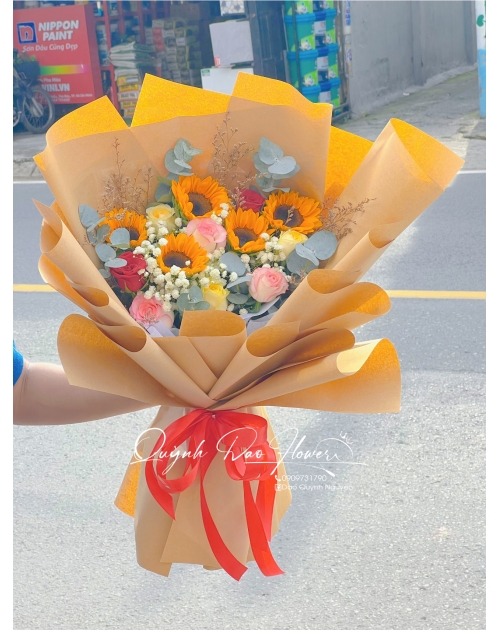 Bó hoa hướng dương gần trường đại học sư phạm kỹ thuật Thủ Đức 