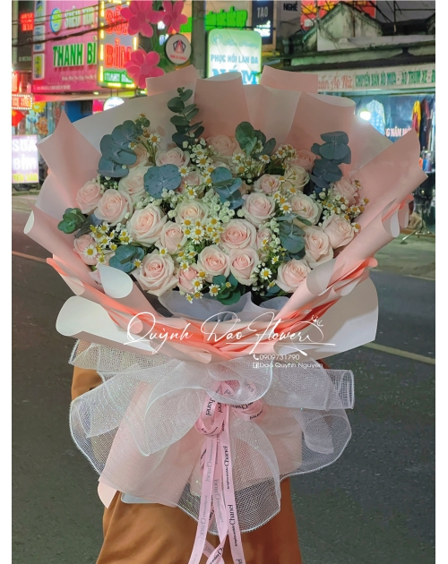 Bó hoa hồng kem to