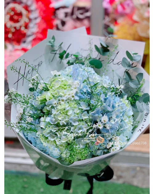 Bó hoa Cẩm Tú cầu màu xanh dương 