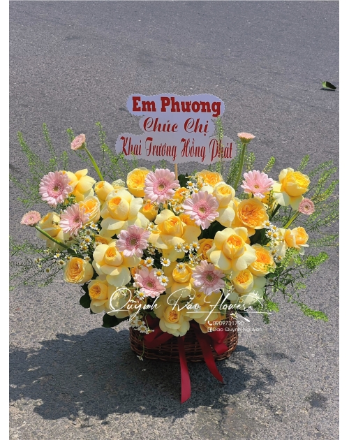 Giỏ hoa vàng thuận an