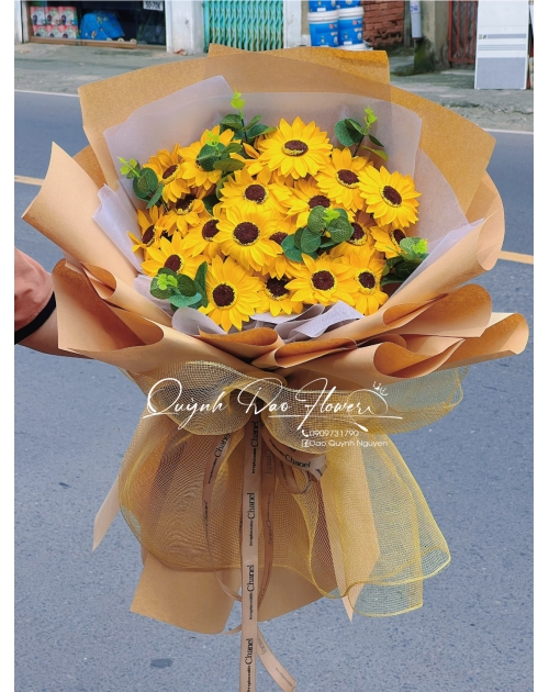 Hoa tốt nghiệp đại học thủ Đức , tphcm