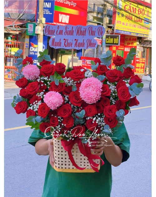 Giỏ hoa đỏ quận 12 hcm