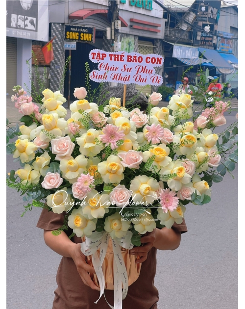 Giỏ hoa to thủ Đức 