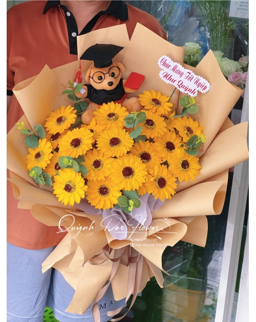 Bó hoa hướng dương vàng tốt nghiệp 