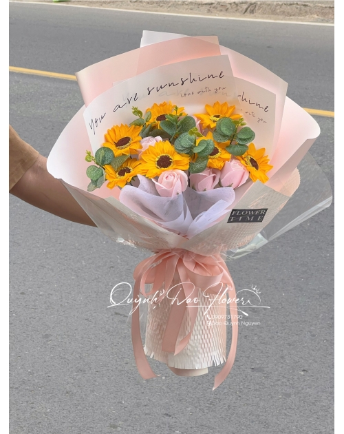 Bó hoa hương dương mix hồng kem