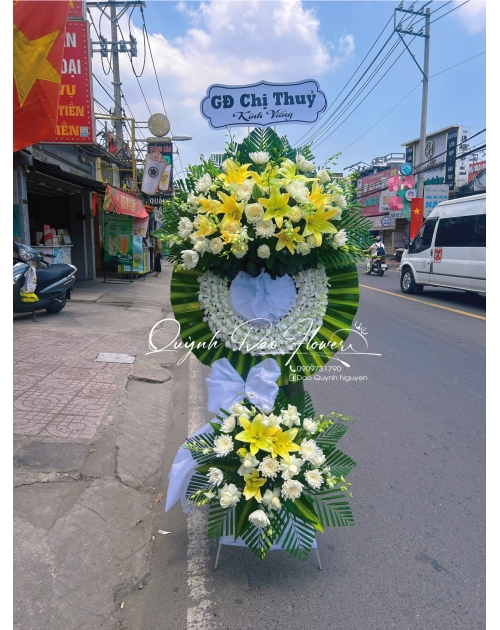 Kệ viếng ly vàng