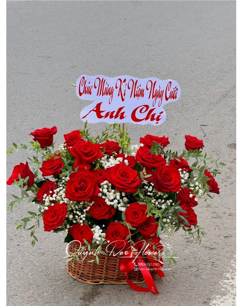 Giỏ hoa đỏ sang trọng 