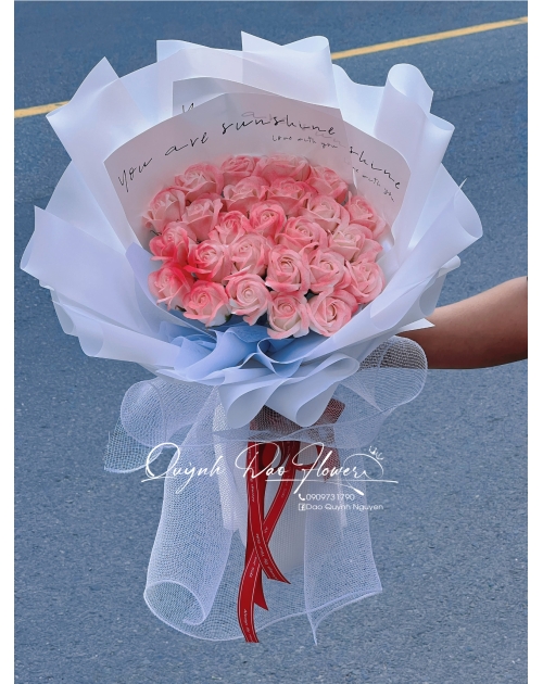 Bó hoa sáp đỏ rượu 