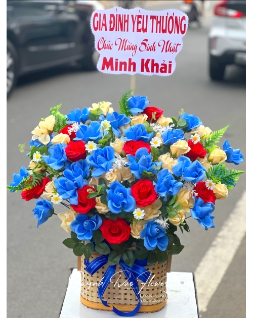 Giỏ hoa sáp tone xanh