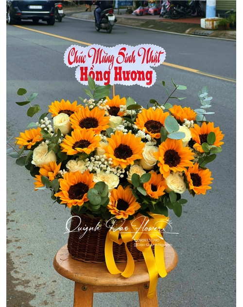 Giỏ hoa hướng dương thủ Đức 
