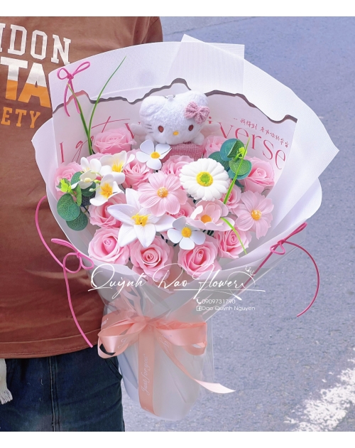 Bó hoa hello kitty 20/10