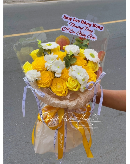 Bó hoa sáp cao cấp màu vàng 