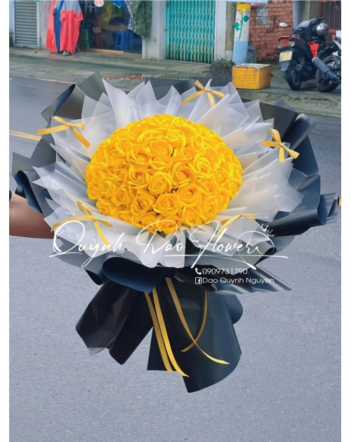 Bó hoa sáp vàng 70 bông
