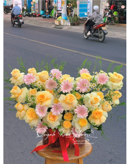 Giỏ hoa vàng mix hoa đồng tiền