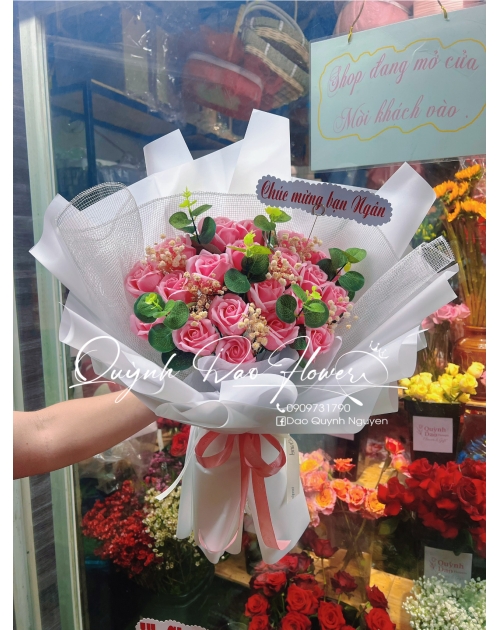 Bó hoa sáp hồng phấn