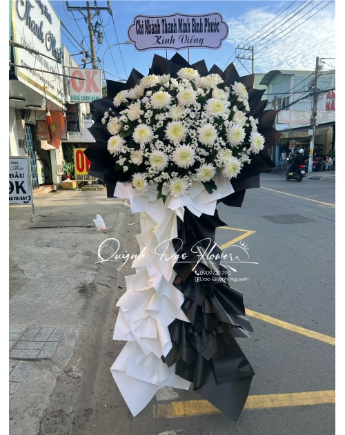 Kệ viếng đen trắng 