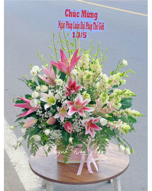 Giỏ hoa chúc mừng hoa lan, hoa ly