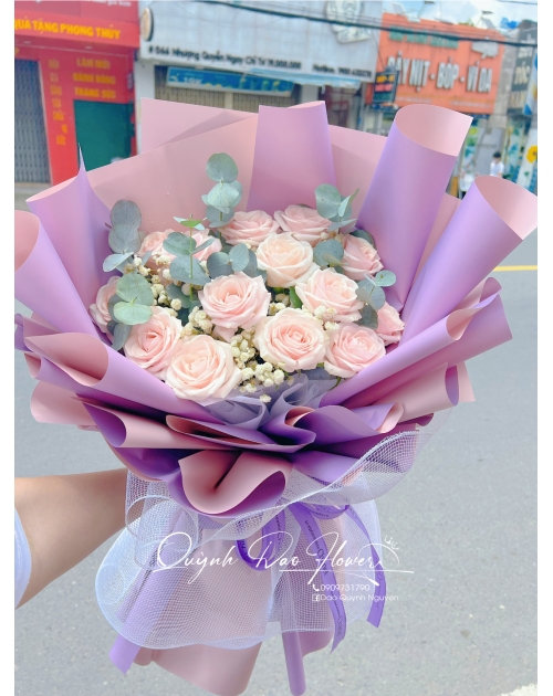 Bó hoa giấy tím