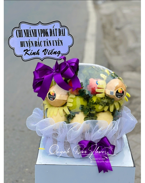 Giỏ trái cây viếng màu tím 