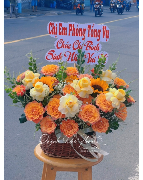 Giỏ hoa camprit 