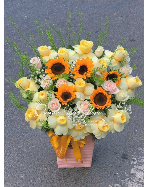 Giỏ hoa chúc mừng hướng dương 