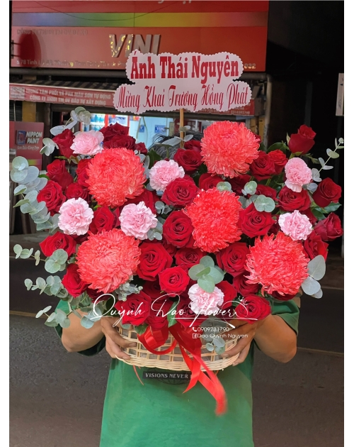 Giỏ hoa mẫu đơn đỏ