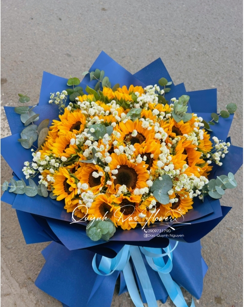 Bó hoa hướng dương khổng lồ thủ Đức 