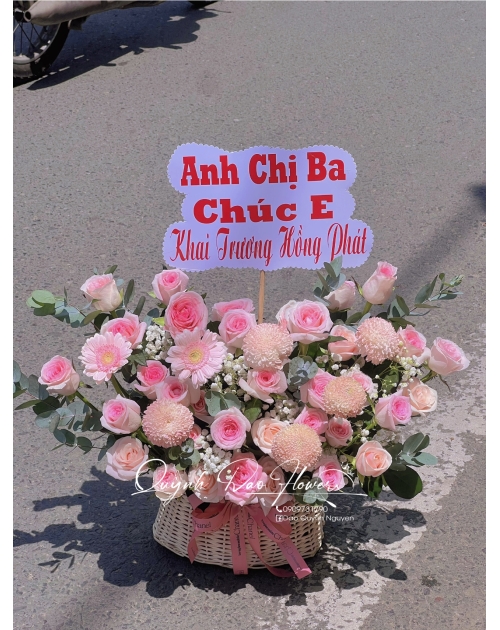 Giỏ hoa tươi tone hồng