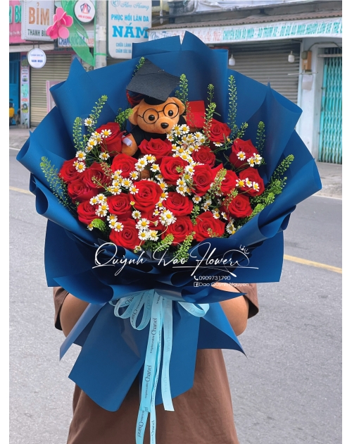 Bó hoa tốt nghiệp màu đỏ 