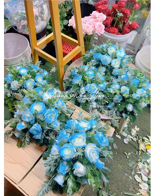 Hoa để bàn tone xanh dương 