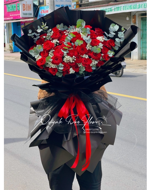 Bo hoa hồng đỏ đen khổng lồ