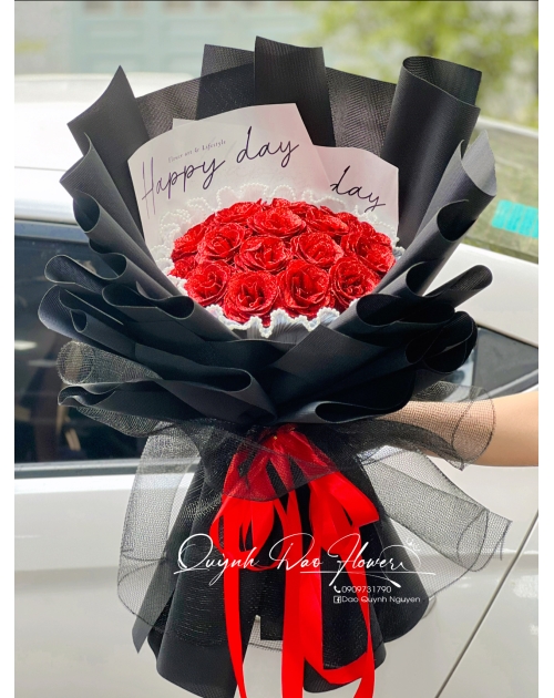 Bó hoa tặng sinh nhật sang trọng tone đen đỏ 