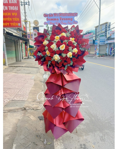 Kệ khai trương rực rỡ 