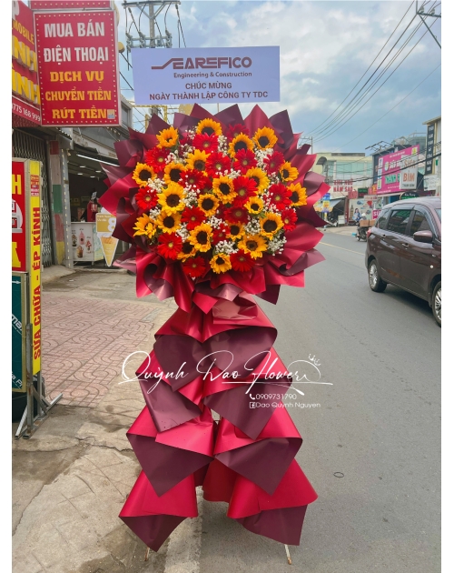 Kệ khai trương hướng dương mix hoa đồng tiền 