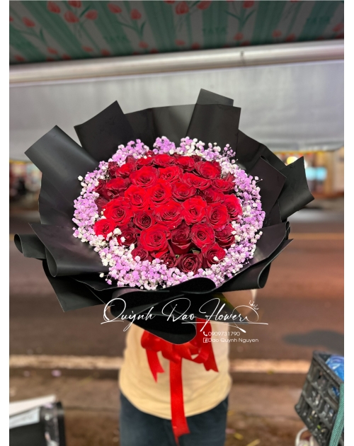 Bó hoa hồng đỏ 40 bông mix bi tươi 